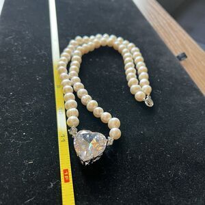 The Danbury Mint Heart Pearl Necklace